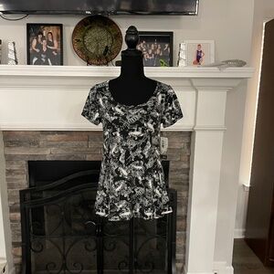 New with Tags LulaRoe Disney XXS Classic T Tigger